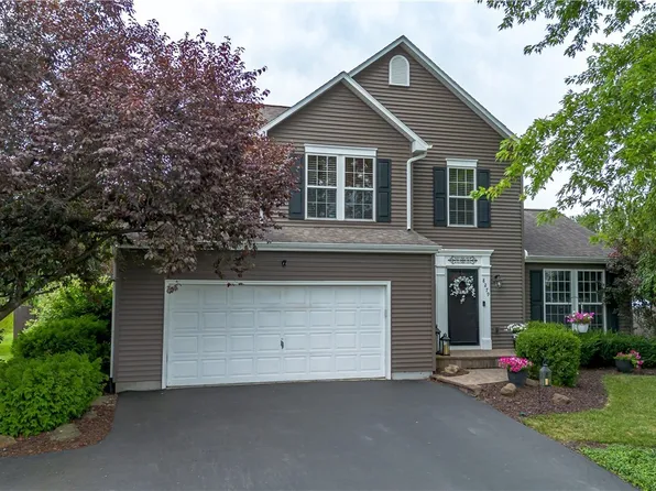 8279 Dampier Cir, Liverpool, NY 13090