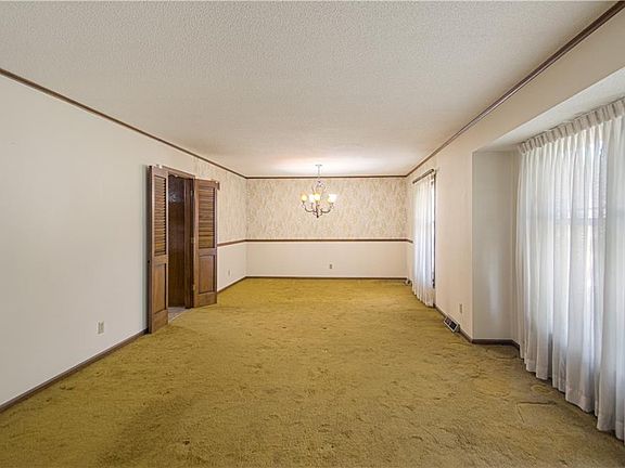 4th image of 7100 Waverly Ave