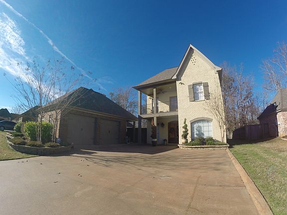 2nd image of 310 N Village Dr
