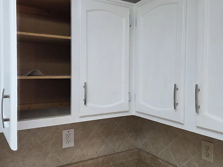 5722 Wells Cir — Photo 15