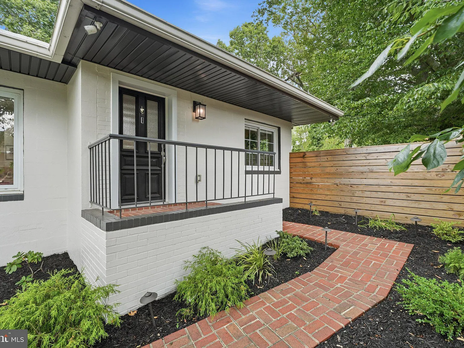 5 bed, 1256 sqft, $4,500 — Photo 3