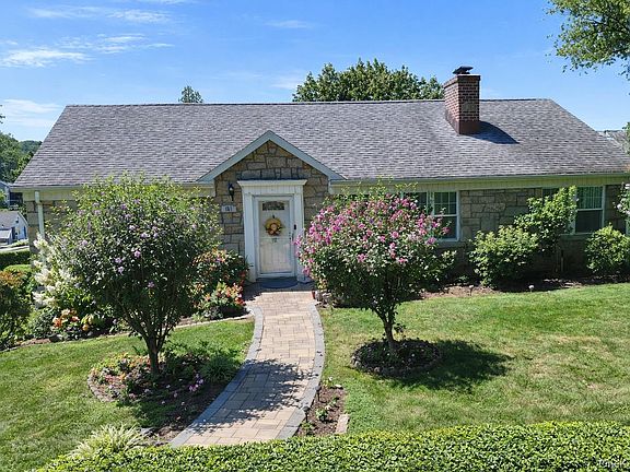 4th image of 653 Odell Avenue