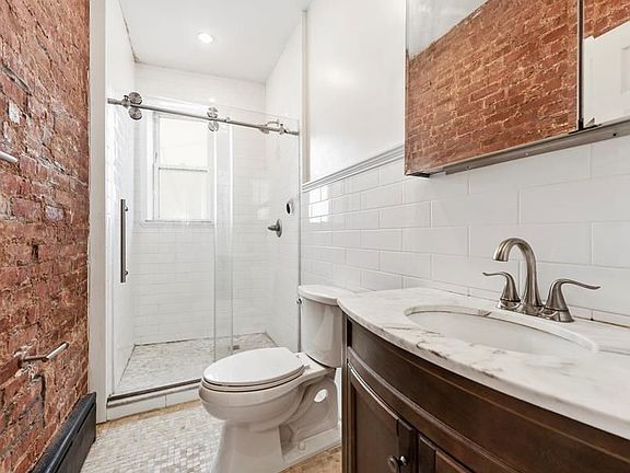 3rd image of 770 Washington Ave APT 2