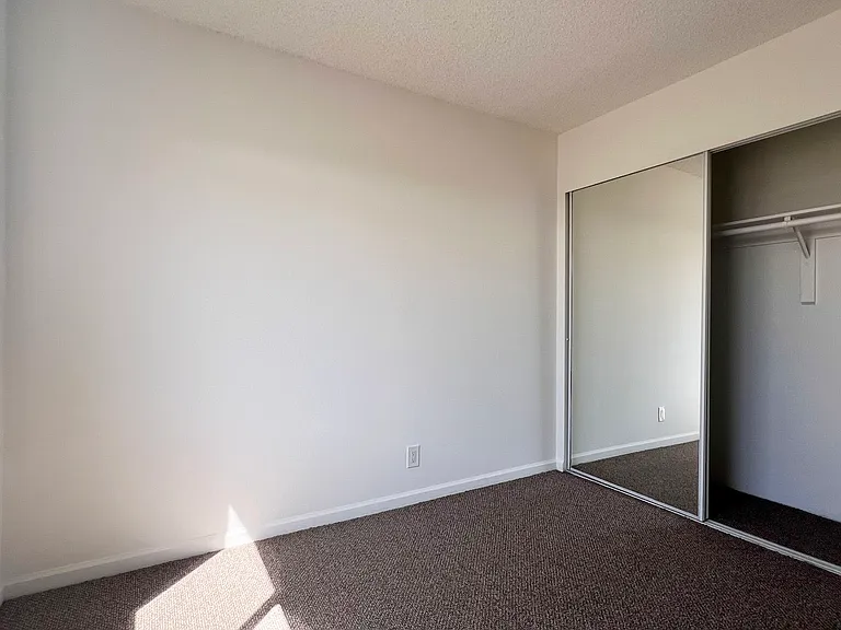 2725 Calle Del Comercio #B — Photo 33