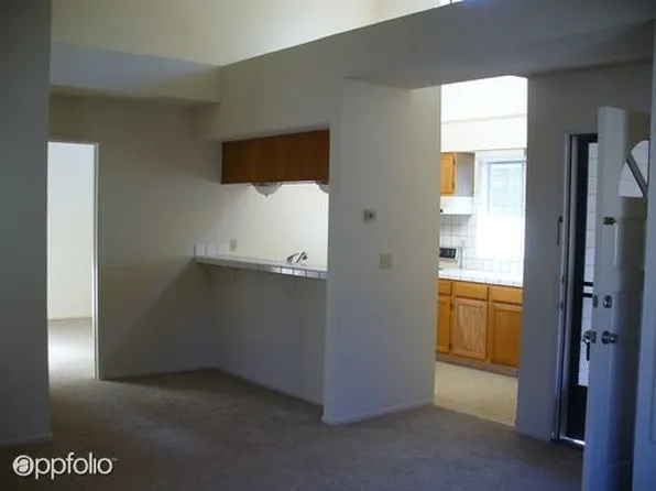 29 Village Pkwy, Napa, CA 94558