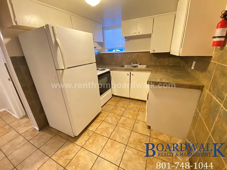 2527 E Valley View Ave — Photo 6