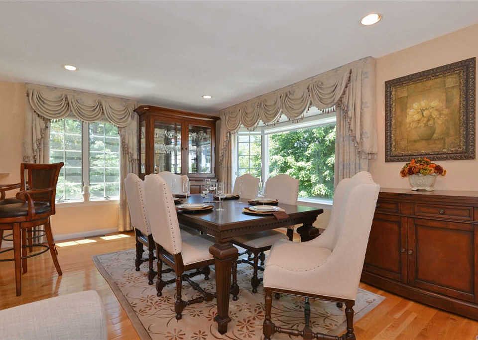 1st image of 24219 Oak Park Dr