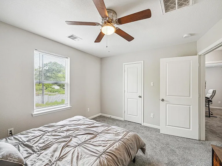 9713 Beckley St — Photo 10