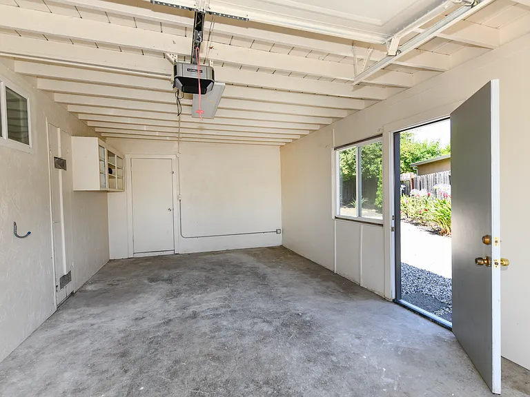 22 Patrick Ct — Photo 30