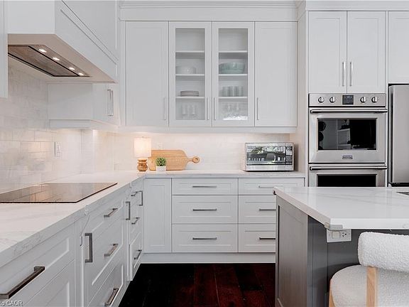 5th image of 296 Kent Cres
