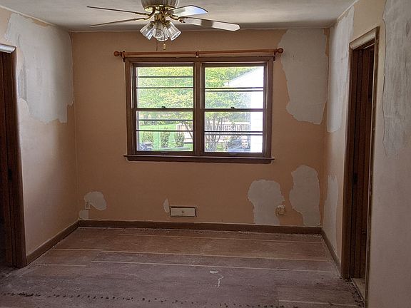 3rd image of 3216 Buckingham Dr