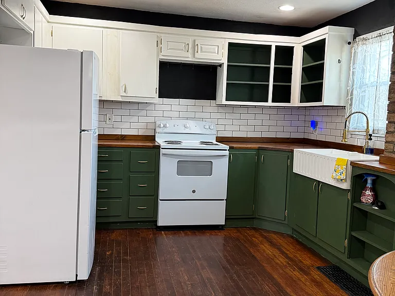 205 Locust St — Photo 8