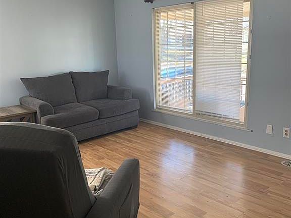 5th image of 1331 Gilbert Ln