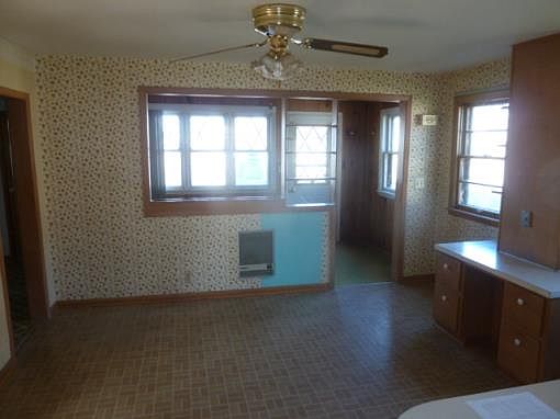 5th image of 240 Pacific Ave W
