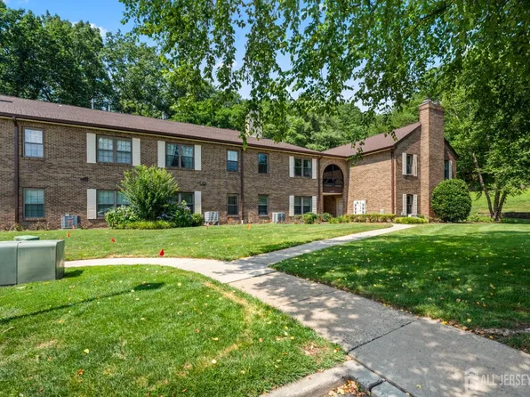 311 Wellington Pl, Aberdeen, NJ 07747