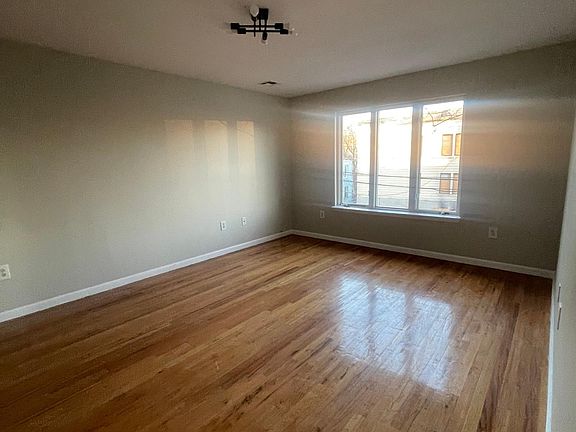 4th image of 509 S 19th St Floor 3