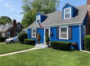 31 Mystic Dr, Warwick, RI 02889