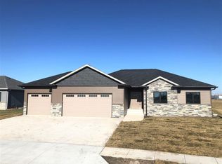 4910 18th St, Columbus, NE 68601