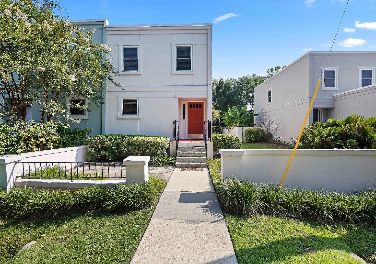 850 Colony Dr — Photo 1