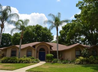 1403 Keene Lake Ct, Lutz, FL 33549