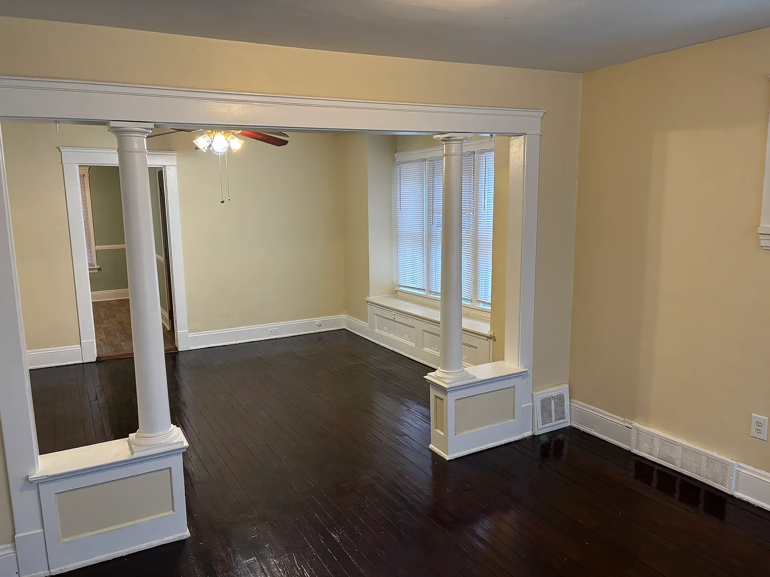 2 bed, 950 sqft, $900 — Photo 2