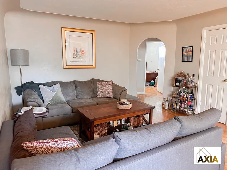 1472 S Gaylord St — Photo 2