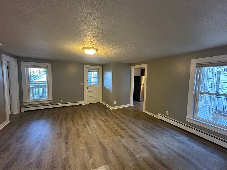 1st image of 3129 High St #9