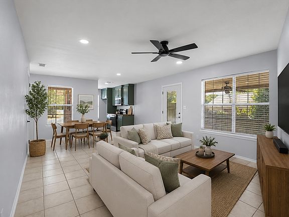 5th image of 1114 Woodlands Dr