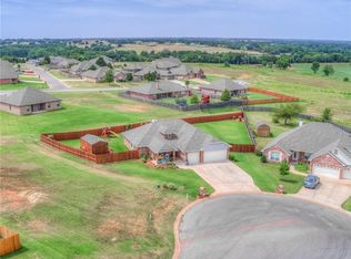 305 Penny Cir, Guthrie, OK 73044