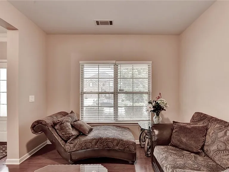 4228 Woods Creek Ln — Photo 10