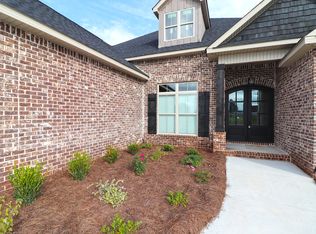 104 Gracetree Way, Kathleen, GA 31047
