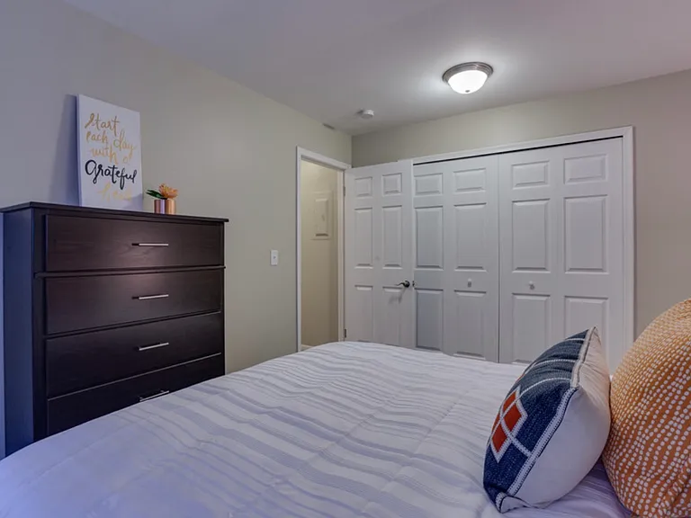 Sterling Hill Apartments — Photo 11