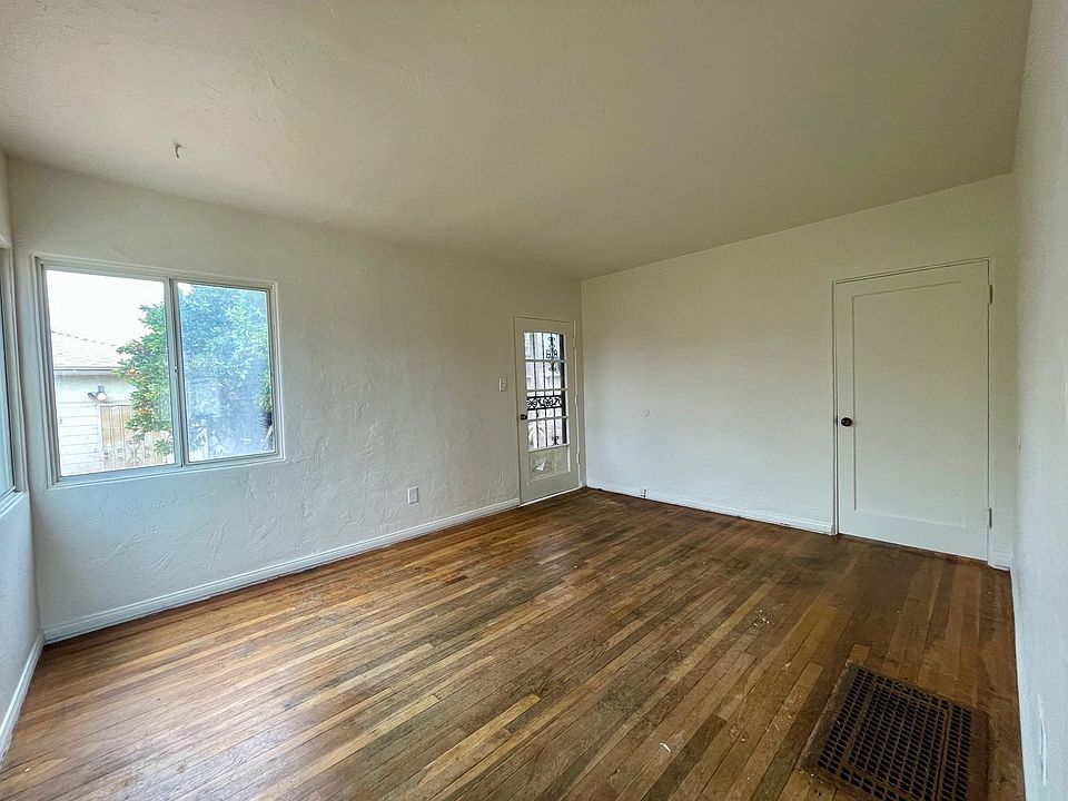 1st image of 3227 Nile St