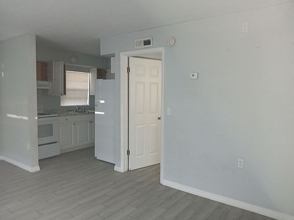 4th image of 13106 Leisurewood Pl APT 105