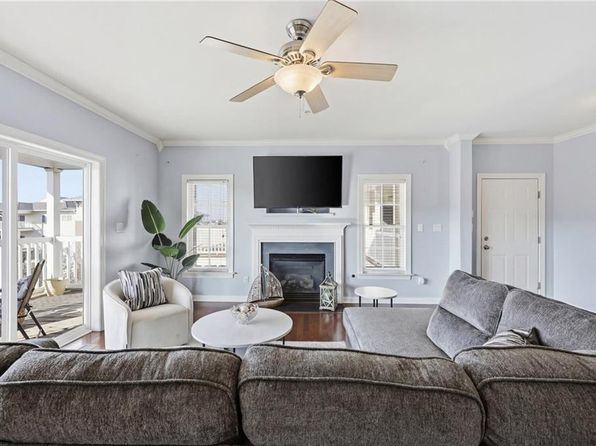8252 N View Blvd, Norfolk, VA 23518