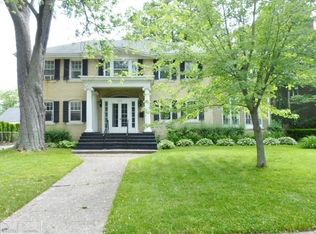 1014 Kensington Ave, Grosse Pointe Park, MI 48230