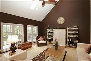 3rd image of 9179 Highland View Dr