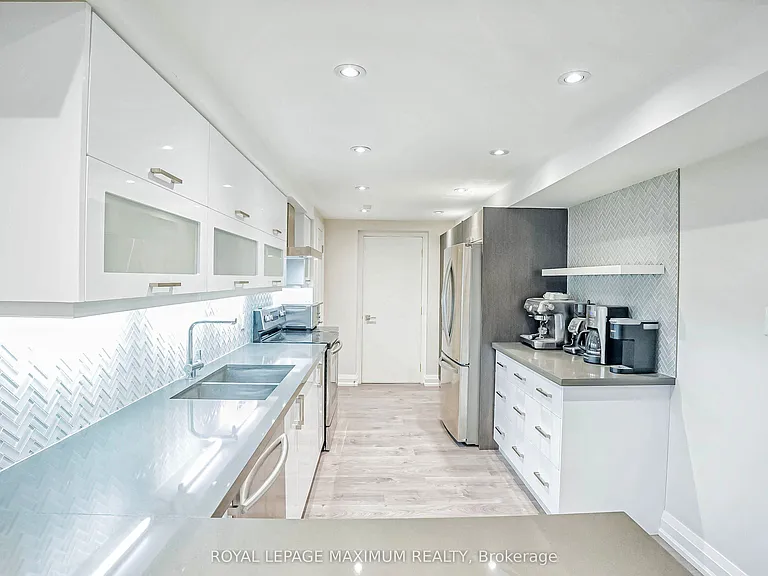 19 Corner Brook Cres #BASEMENT — Photo 10