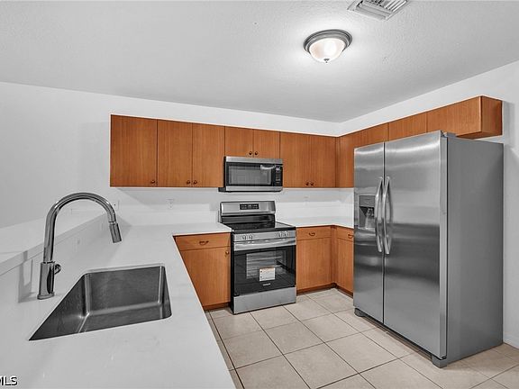 5th image of 521 Orchard Park Dr
