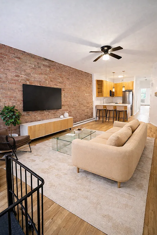 270 East 10th Street A