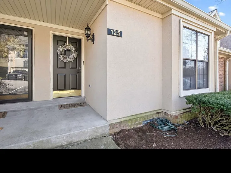 125 Villa View Ct — Photo 1