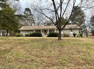 204 Cardwell Dr, Burlington, NC 27215