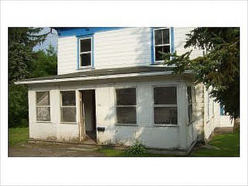 2nd image of 20 Grow Ave