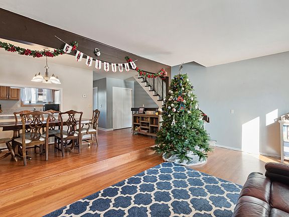 2nd image of W163N11462 Windsor Ct