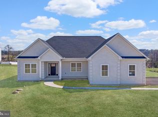 448 Long Ln, Walnutport, PA 18088