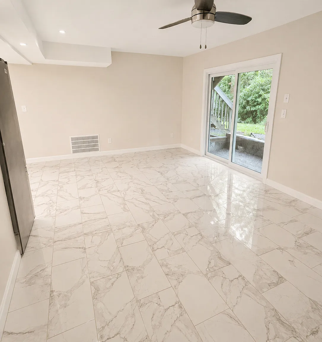 2 bed, 1.0 bath, 8963 sqft, $2,050 — Photo 3