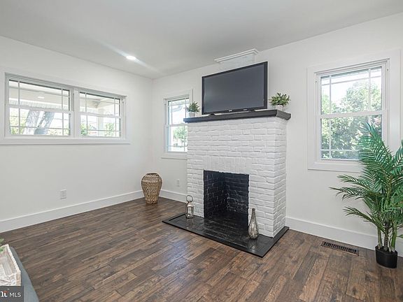 5th image of 3017 Blair Mill Rd