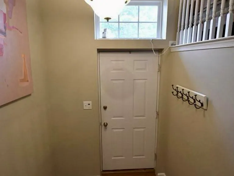 83 Hunt Club Dr — Photo 6