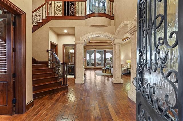 ラウンドテーブル/値段交渉可 2629 Round Table Blvd, Lewisville, TX 75056 | Zillow