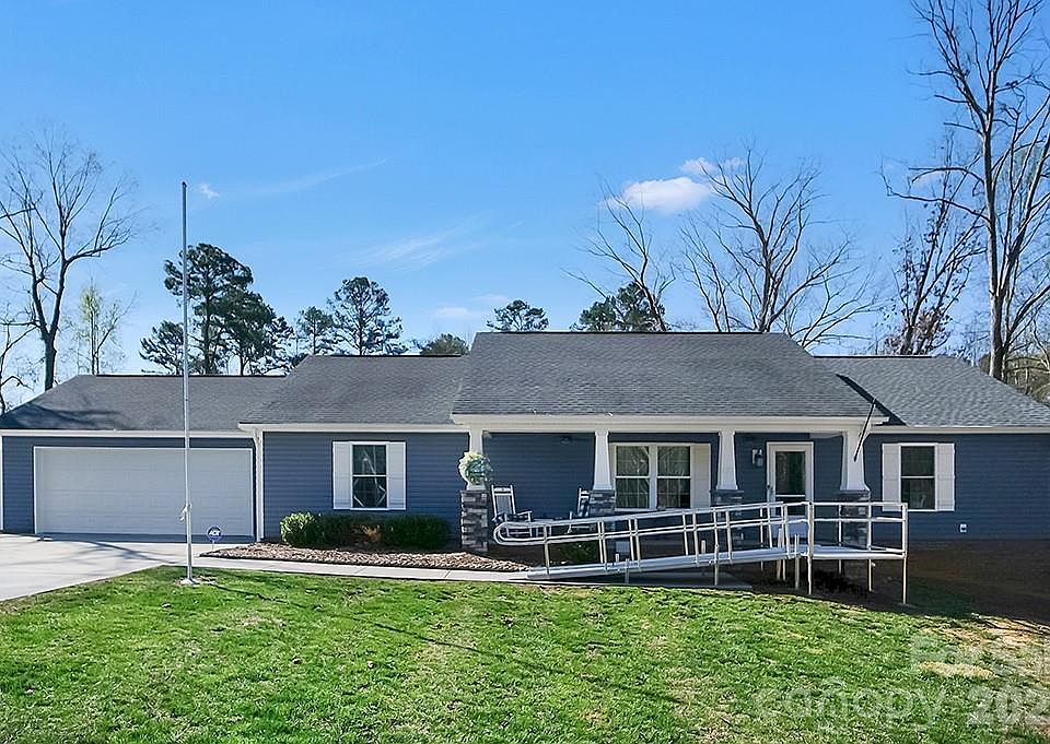 1st image of 104 Stonewood Estates Dr